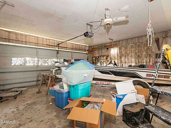 5th image of 21210 Chestnut Rd