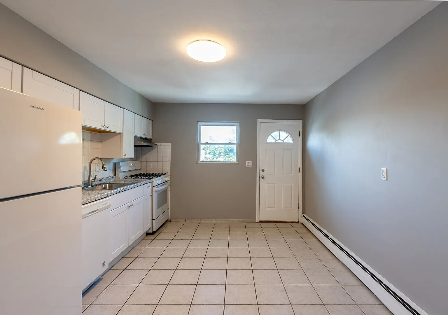 15 Saint John's Place — Photo 3