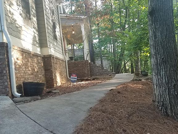 4th image of 71 Geraldine Dr SE