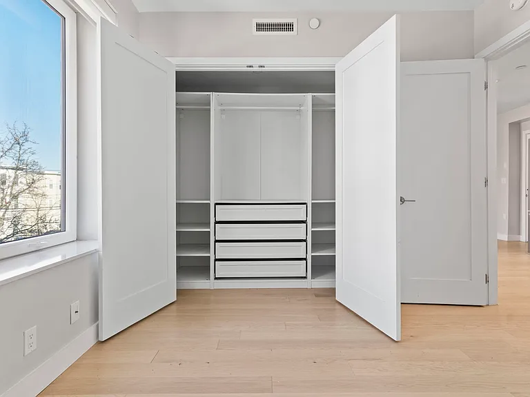 932 Broadway #213 — Photo 4