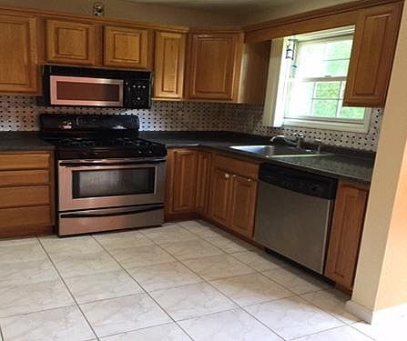 1st image of 38 Belle Oaks Ln