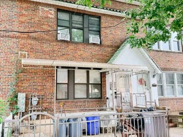4514 215th Pl, Flushing, NY 11361