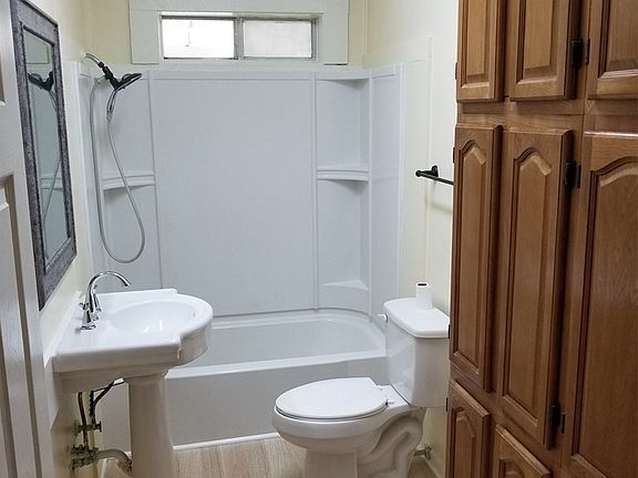 4th image of 806 N Pearl St