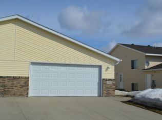 1582 34th Ave S, Moorhead, MN 56560