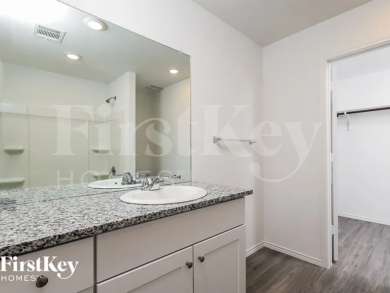 5402 Basil Chase — Photo 10