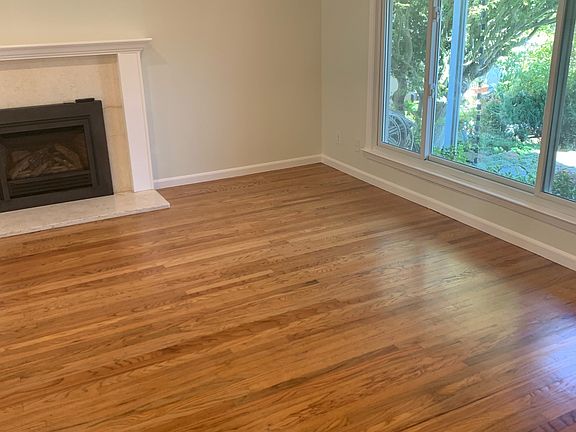 5th image of 3911 Moulton Dr