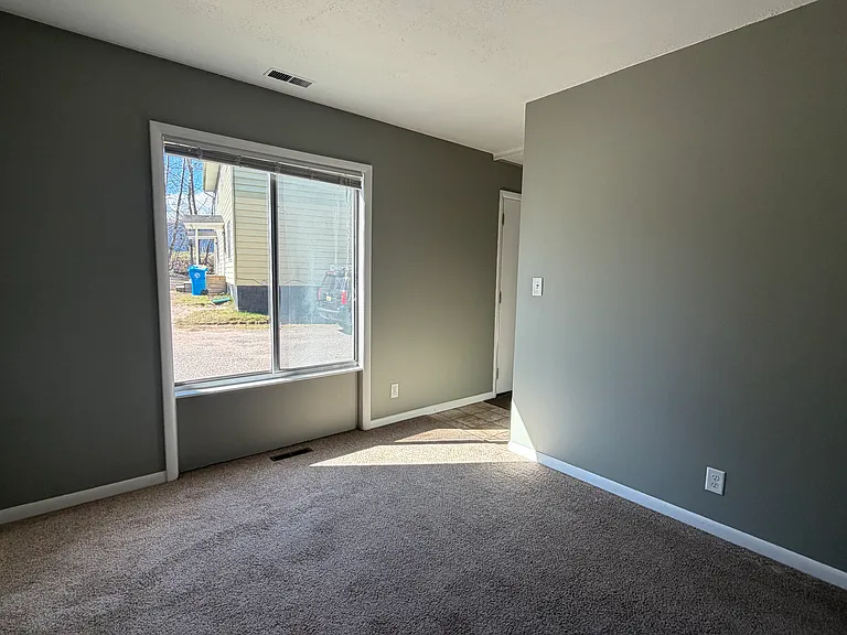 752 Anderson St — Photo 5
