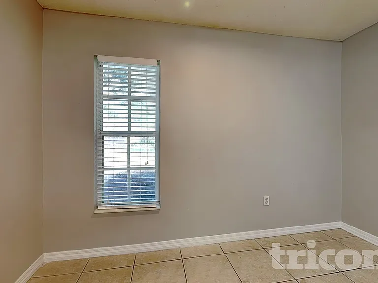2415 Woody Trace Ln — Photo 6