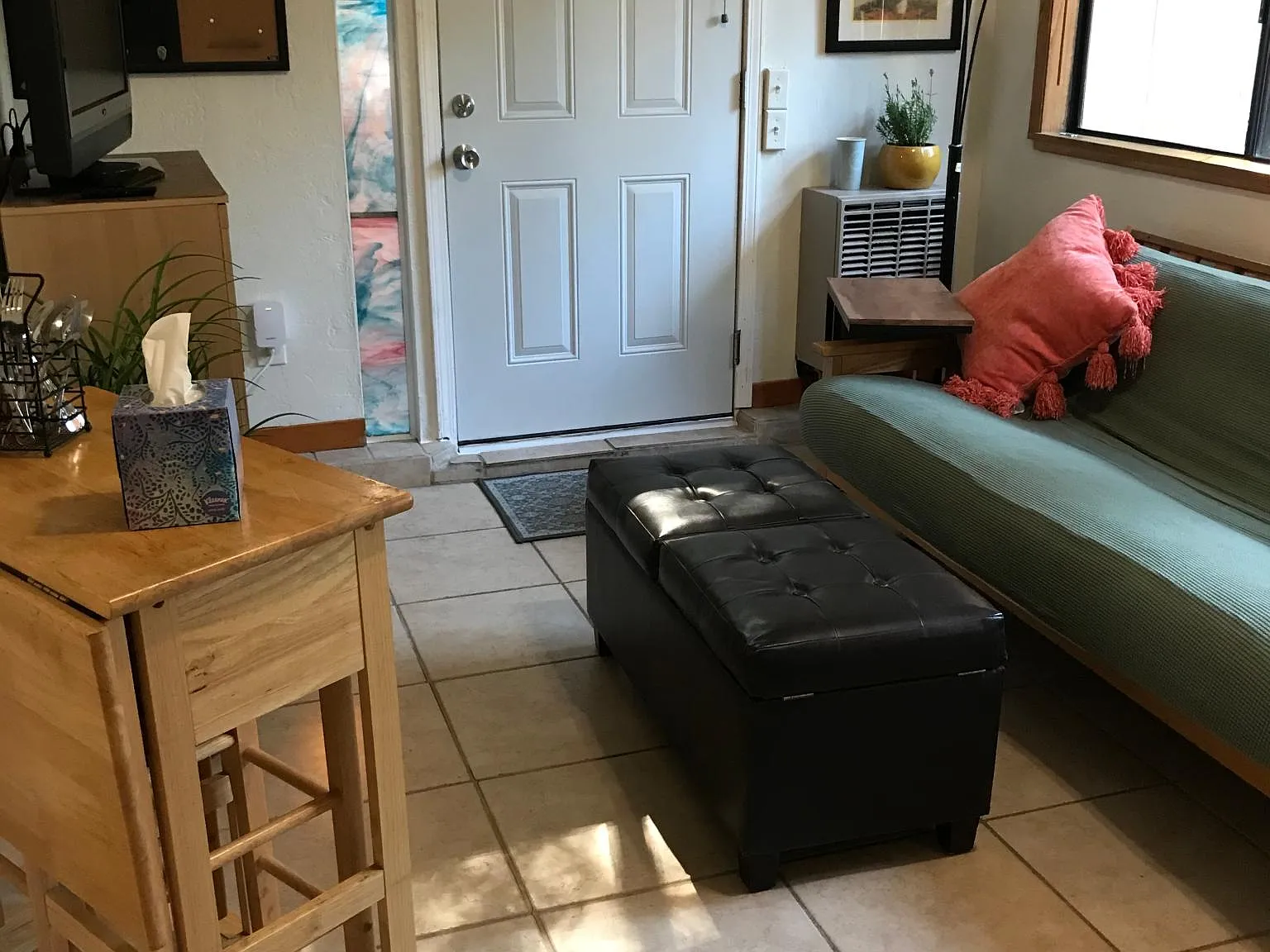 Studio, 300 sqft, $1,750 — Photo 3