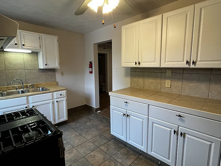 3231 Scranton Rd #2 — Photo 11