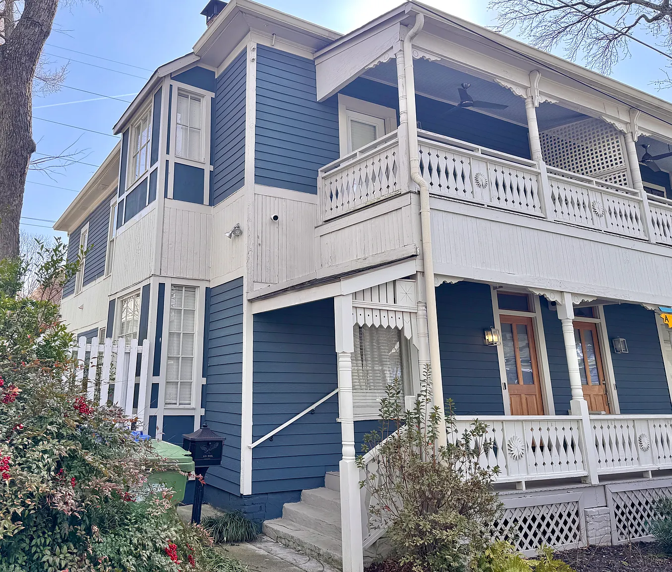 312 Harden St SE #A photo 1