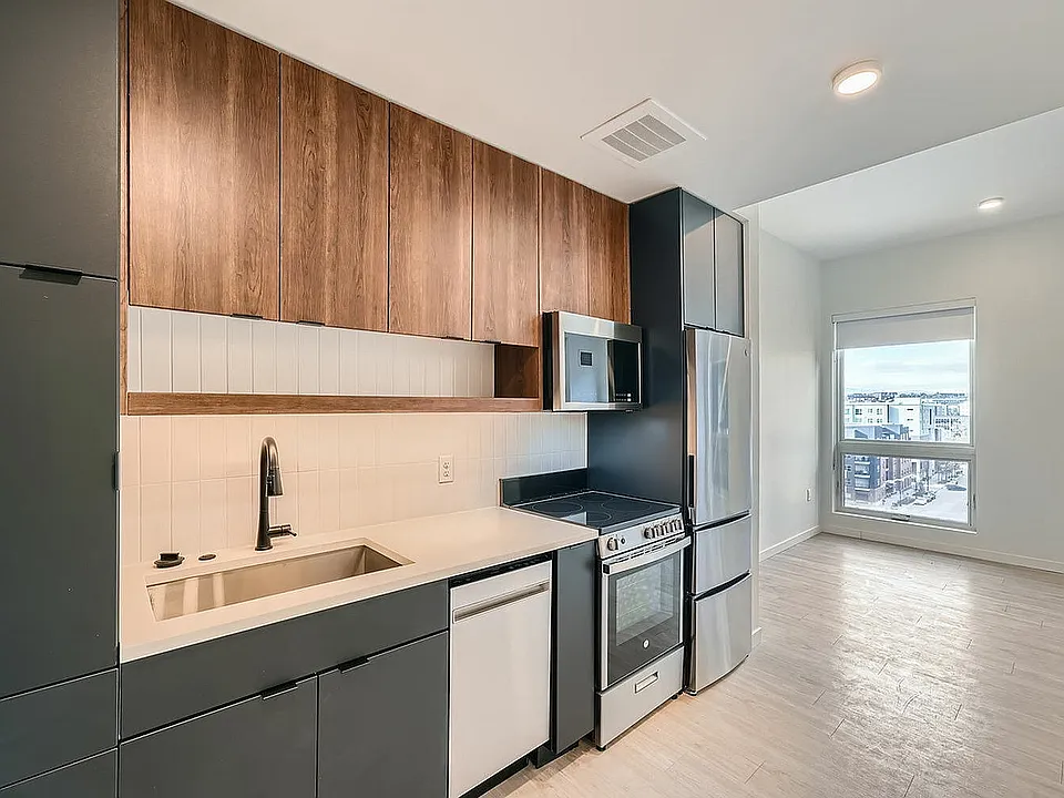 2059 19th St - Web Quality - 009 - 30 Studio 5 804