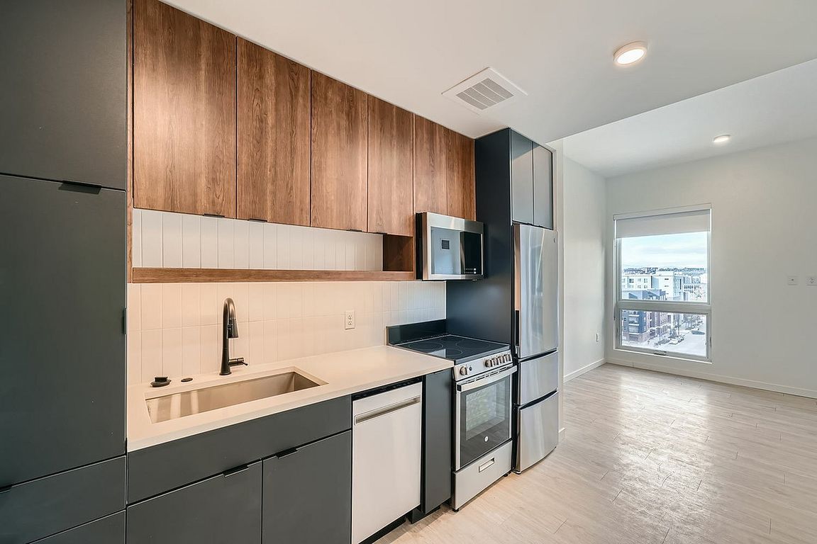 2059 19th St - Web Quality - 009 - 30 Studio 5 804