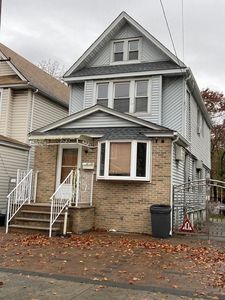 6139 Austin St, Flushing, NY, 11374