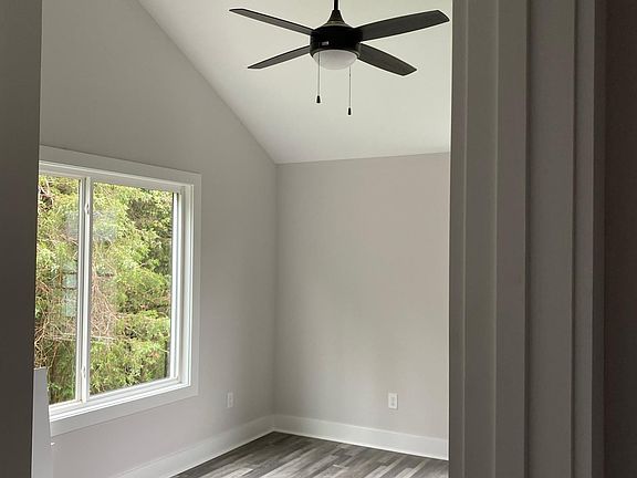 4th image of 70 Allure Dr