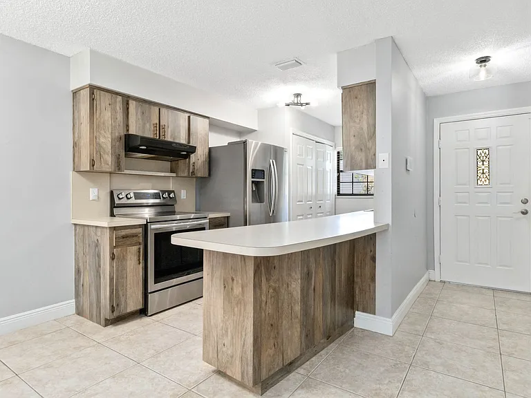 3528 Bay Ct — Photo 7