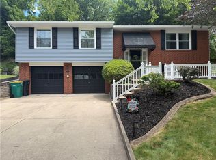 556 Sangree Rd, Pittsburgh, PA 15237
