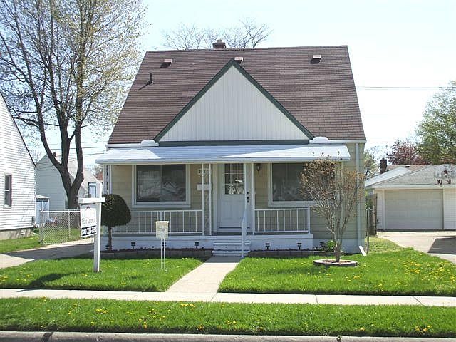 1st image of 28210 Hillview St