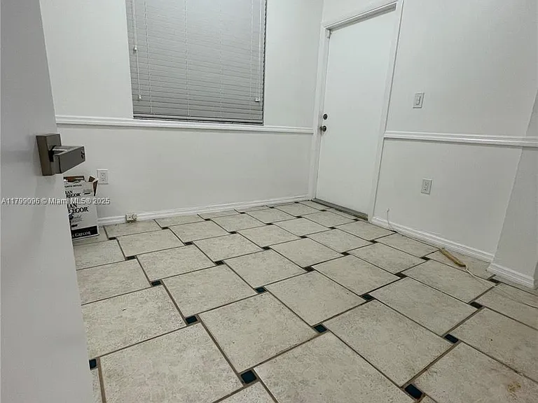 63 NW 51st Ave #63 — Photo 32
