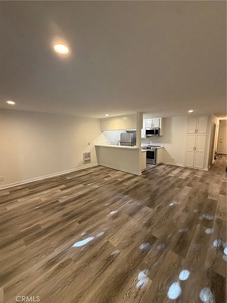1 bed, 768 sqft, $2,200 — Photo 4