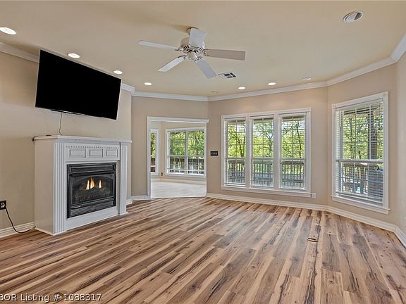 4th image of 100 Winridge Rd