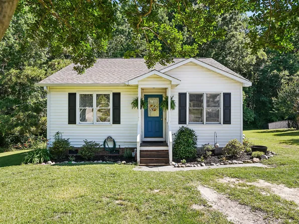 364 Chinaberry Ln, Angier, NC 27501