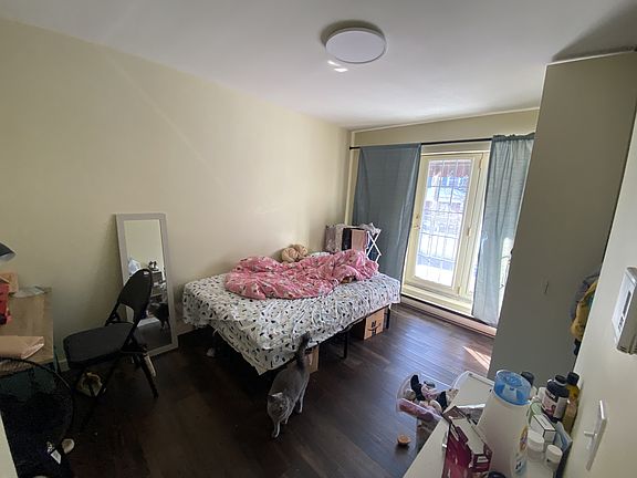 4th image of 547 Frontenac St #1477822