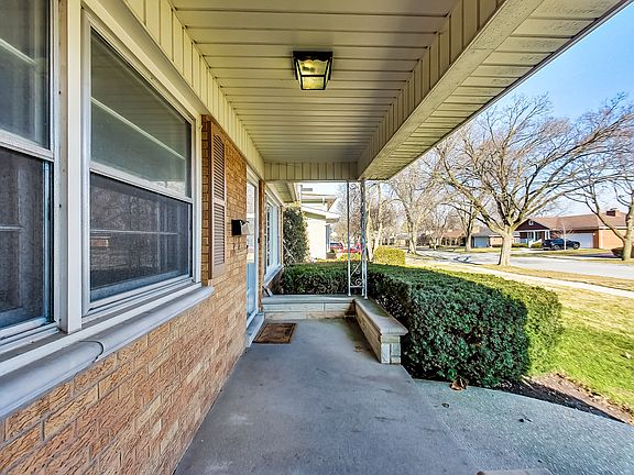 3rd image of 5140 Ellington Ave