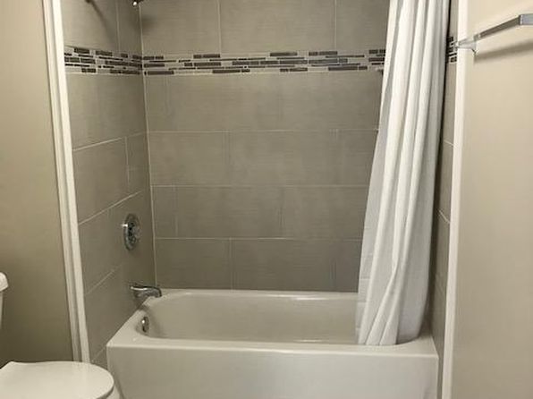 611 NE 10th Ave APT 1