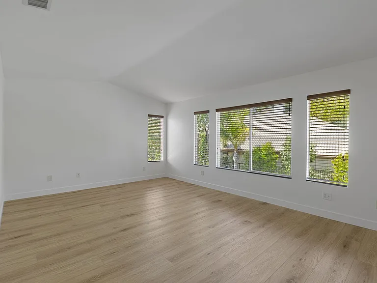 11349 Ferrara Ln — Photo 24