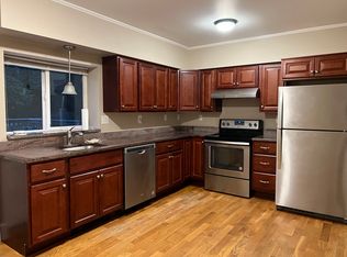 3 The Brooks Farm Ln, Chester, NY 10918