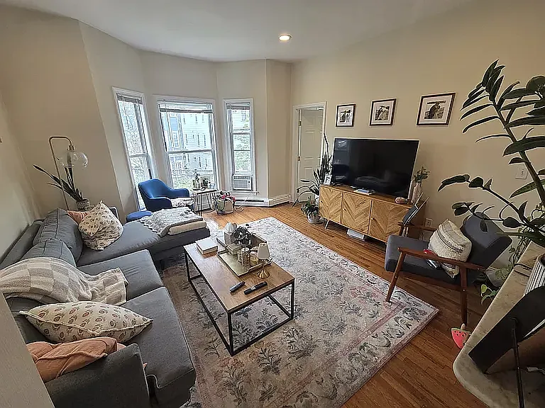 24 Tufts St #2 — Photo 1