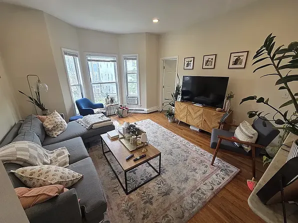 24 Tufts St #2, Cambridge, MA 02139