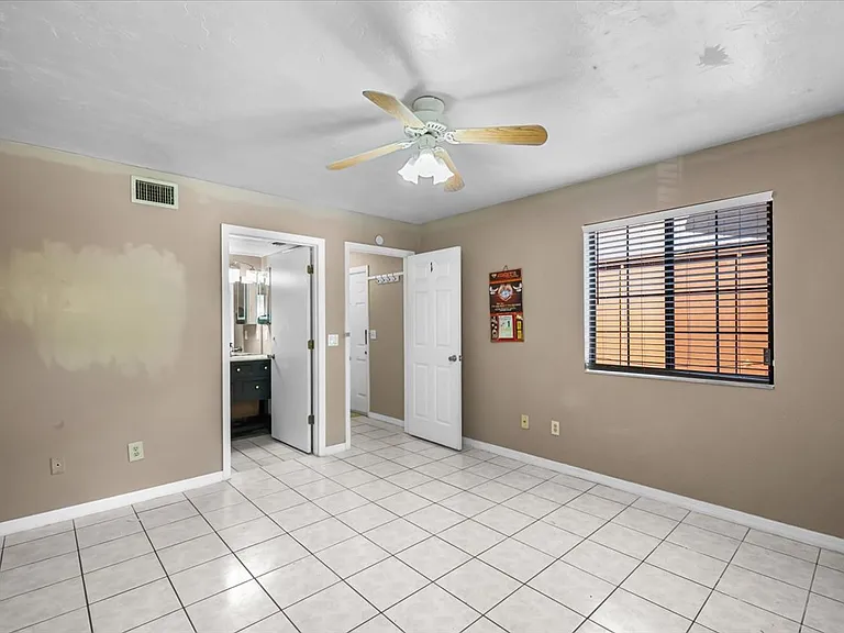 5864 SW 8th Pl — Photo 17