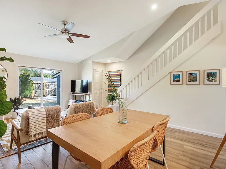 660 Aquatic Dr — Photo 20