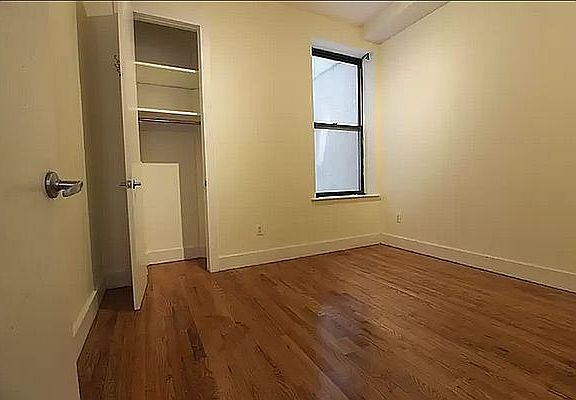 4th image of 654 Park Pl #1LB