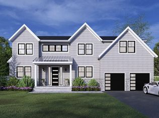 78 Crescent Beach Rd, Glen Cove, NY 11542