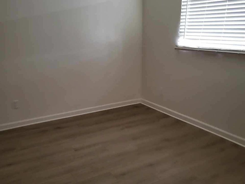 2nd image of 1010 Princeton Ave