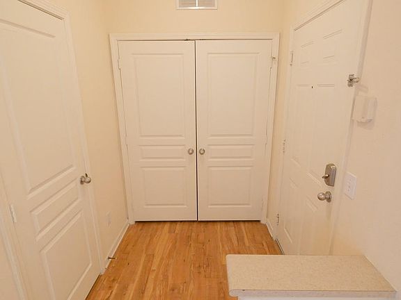 5th image of 8290 GATE Parkway #307