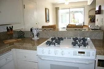 822 Island Ct — Photo 10
