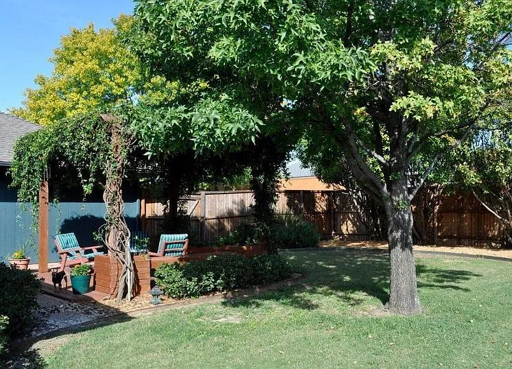 Beautiful large yard