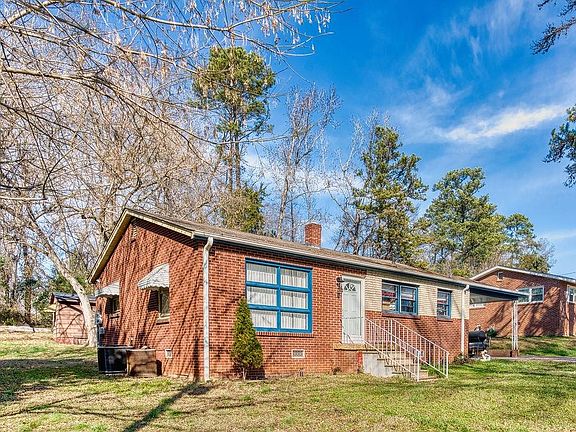 2nd image of 406 W Hillcrest Ave