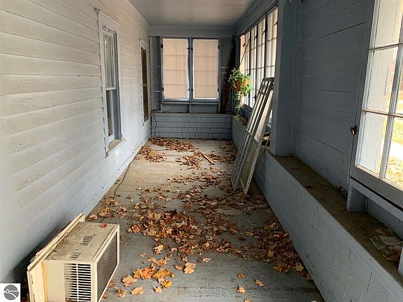 2nd image of 222 Evart St