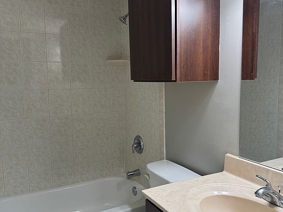 5th image of 81 E Lincoln Ave #B