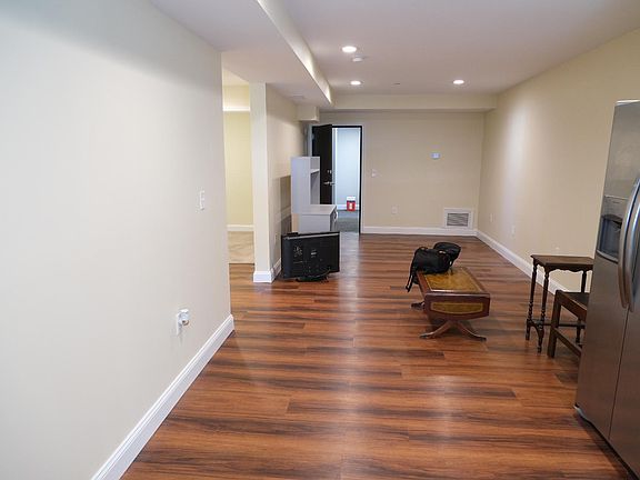 3rd image of 236 S Richmond St #102