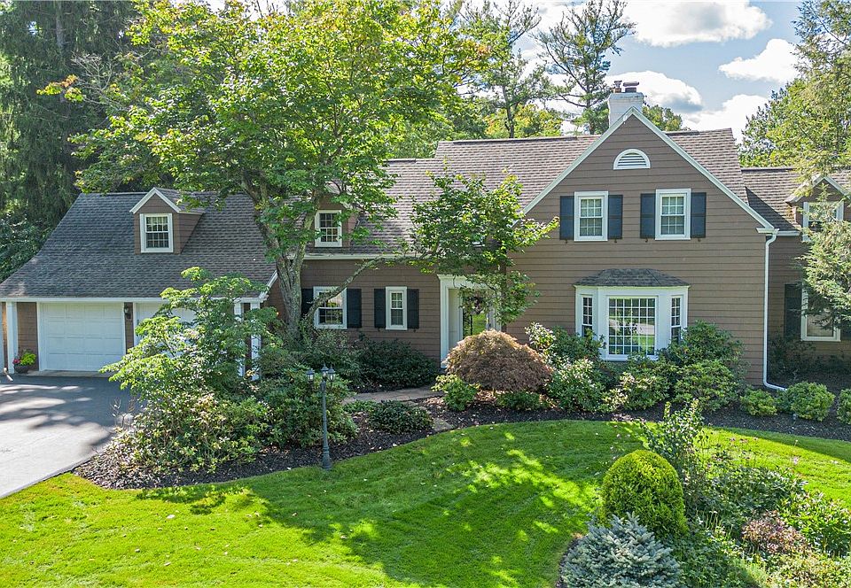 1st image of 334 Clover Hills Dr