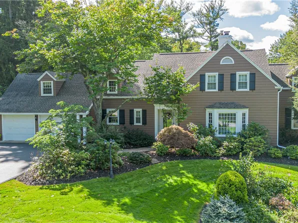 334 Clover Hills Dr, Rochester, NY 14618