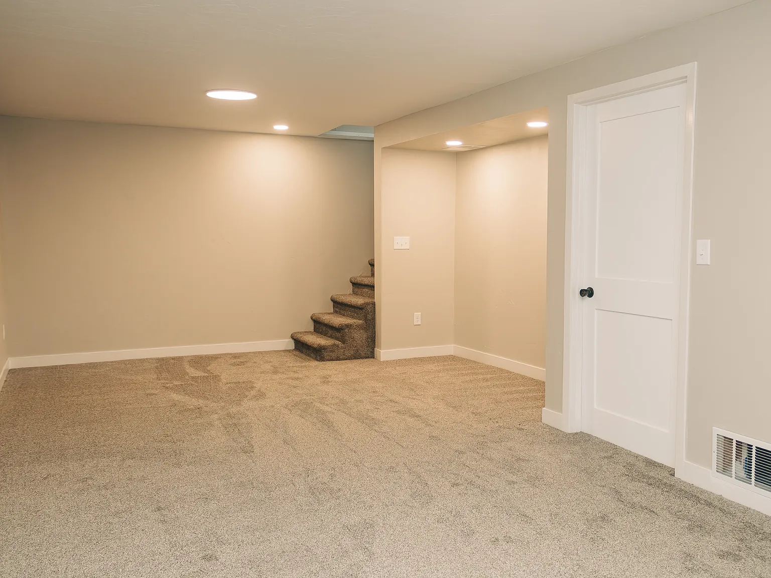 3404 Michigan Ave — Photo 3