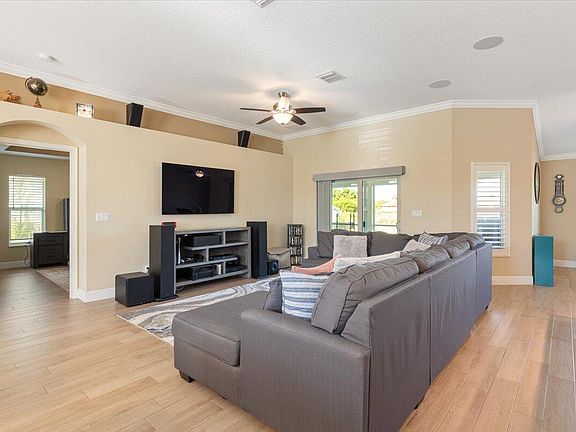4th image of 2064 SW Driftwood Street