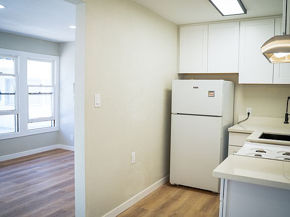 5th image of 4155 Elm Ave APT B